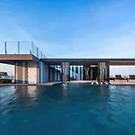 Next To Mall With Infinity Pool Pattaya