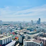 อพาร์ทเม้น The Base Luxury By Numam