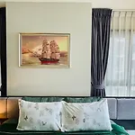 อพาร์ทเม้น The Base Luxury 2 Bed 2 Bathroomby Numam Pattaya