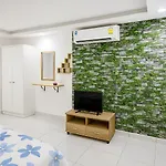 Laid Back Tropical Garden อพาร์ทเม้น