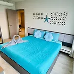 อพาร์ทเม้น The Base 2 Bedroom 1 Bathroom Pattaya