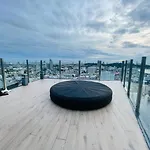 The Base Central Luxury By Numam