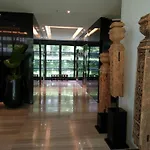 Luxury Large One Bedroom Seaview Serviced At Wongamat, วันหยุดที่บ้าน