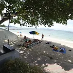 วันหยุดที่บ้าน Luxury Large One Bedroom Seaview Serviced At Wongamat, Pattaya
