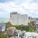 Edge Central Pattaya-Luxury Downtown Escape