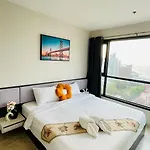 The Base 2 Bedroom 1 Bathroom อพาร์ทเม้น *