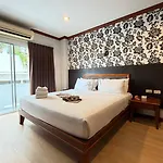 โรงแรม House- Sha Extra