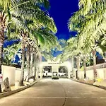 Luxury Semi-2bed Pool Near & Walking Street! อพาร์ทเม้น