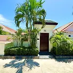 Luxury Semi-2bed Pool Near & Walking Street! * Pattaya