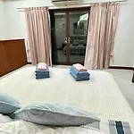 Luxury Semi-2bed Pool Near & Walking Street! * Pattaya