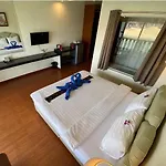 At Sea โรงแรม 2*