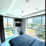 Apartment Serenity Wongamat Pattaya