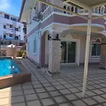 Ketki Luxury Pool Pearlshore Pattaya