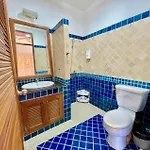 4 Bed Songthai - 5 *