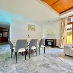 4 Bed Songthai - 5 *