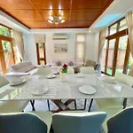 4 Bed Songthai - 5 Holiday home *