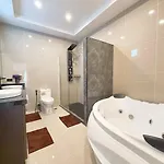 Private Pool 4 Bedroom 5 Bathroom Near Walking Street And Bbq Villa Pattaya