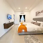 Private Pool 4 Bedroom 5 Bathroom Near Walking Street And Bbq Pattaya