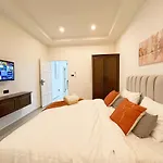 Private Pool 4 Bedroom 5 Bathroom Near Walking Street And Bbq Pattaya