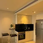 Panoramic Sea View At Sky Residences - Pratamnak Modern อพาร์ทเม้น