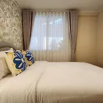อพาร์ทเม้น Beachfront 3br With Ocean-view Balcony Pattaya
