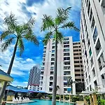 5分钟到海边 市中心 全新房 全新泳池 自助锁 网络电视 阳台 私人洗衣机 可两房联订 Pattaya