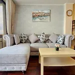Beachfront 3br With Ocean-view Balcony อพาร์ทเม้น