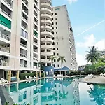 5分钟到海边 市中心 全新房 全新泳池 自助锁 网络电视 阳台 私人洗衣机 可两房联订 อพาร์ทเม้น *