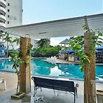 5分钟到海边 市中心 全新房 全新泳池 自助锁 网络电视 阳台 私人洗衣机 可两房联订 *