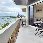อพาร์ทเม้น Beachfront 3br With Ocean-view Balcony Pattaya