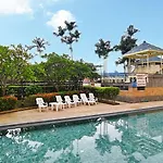 อพาร์ทเม้น 5分钟到海边 市中心 全新房 全新泳池 自助锁 网络电视 阳台 私人洗衣机 可两房联订 Pattaya