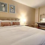 Beachfront 3br With Ocean-view Balcony *