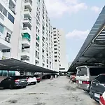 5分钟到海边 市中心 全新房 全新泳池 自助锁 网络电视 阳台 私人洗衣机 可两房联订