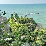 Beachfront 3br With Ocean-view Balcony อพาร์ทเม้น *