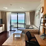Beachfront 3br With Ocean-view Balcony อพาร์ทเม้น *