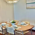 อพาร์ทเม้น Beachfront 3br With Ocean-view Balcony Pattaya