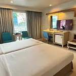 Sunshine Vista Hotel