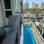 ดิ โอเชี่ยน เพิร์ล อพาร์ทเม้น *