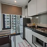 One Bedroom With Pool View At The Base Near Festival Pattaya