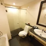 Palette Luxe North Hotel