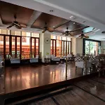 โรงแรม Sunday Chateau En -