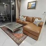 Luxury Large One Bedroom Seaview Serviced At Wongamat, วันหยุดที่บ้าน *
