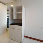 วันหยุดที่บ้าน Luxury Large One Bedroom Seaview Serviced At Wongamat, Pattaya