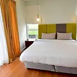 Fiscus 3 Bedrooms With Private Pool. วิลล่า