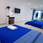 Monalisa Pararise Pool Homestay *