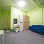 Urbannest Hostel *