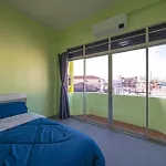 Urbannest Hostel *