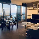 Sea View 2Br High Floor Unixx