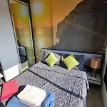 อพาร์ทเม้น The Base Deluxe Great Location *
