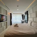 Grand Avenue By Monthstayz Thailand *